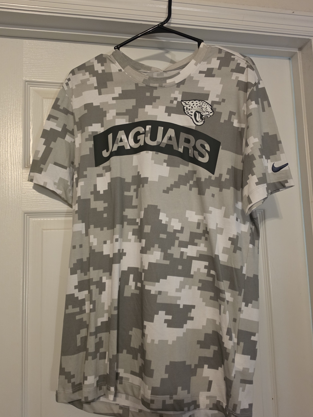Jaguars Men's Short Sleeve Camo T-Shirt - Gray/White